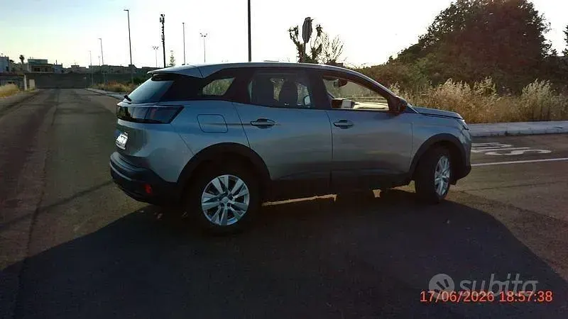 Usata Peugeot 3008 Active 131 CV (96 kW) 2022 Grigio SUV