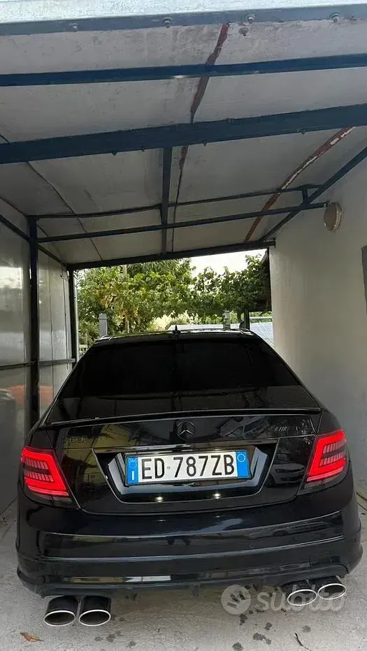 Usata Mercedes C220 AMG 204 CV (150 kW) 2010 Nero Berlina