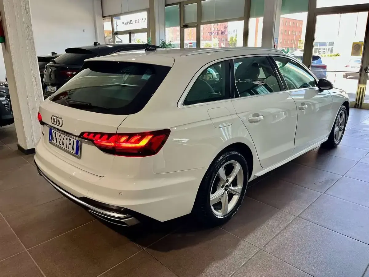 Usata Audi A4 S-Line 136 CV (100 kW) 2023 Bianco Station wagon