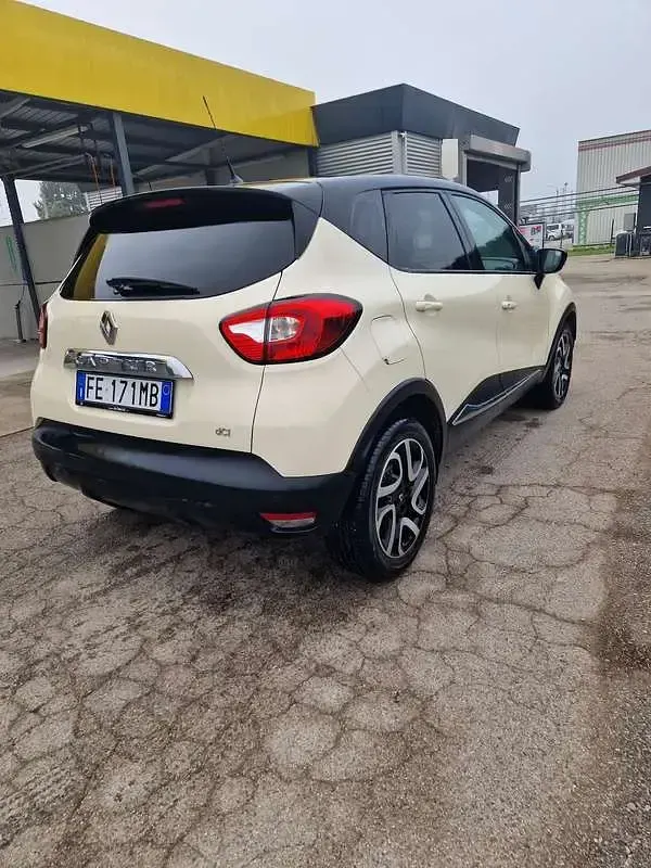 Usata Renault Captur 90 CV (66 kW) 2016 SUV