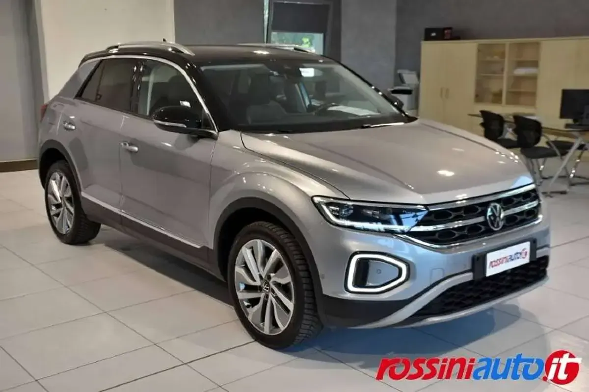 Usata VW T-Roc Style 150 CV (110 kW) 2023 Pyrit silver tetto nero SUV