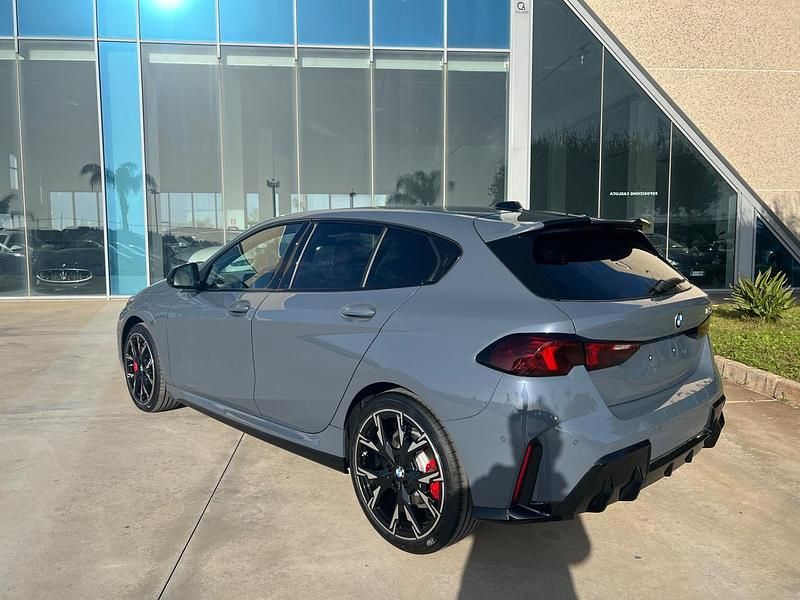Nuova BMW 118 M Sport 150 CV (110 kW) 2025 Grigio Utilitaria