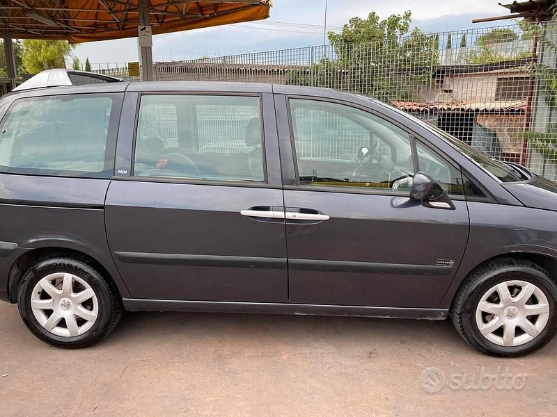 Usata Peugeot 807 136 CV (100 kW) 2007 Grigio Monovolume