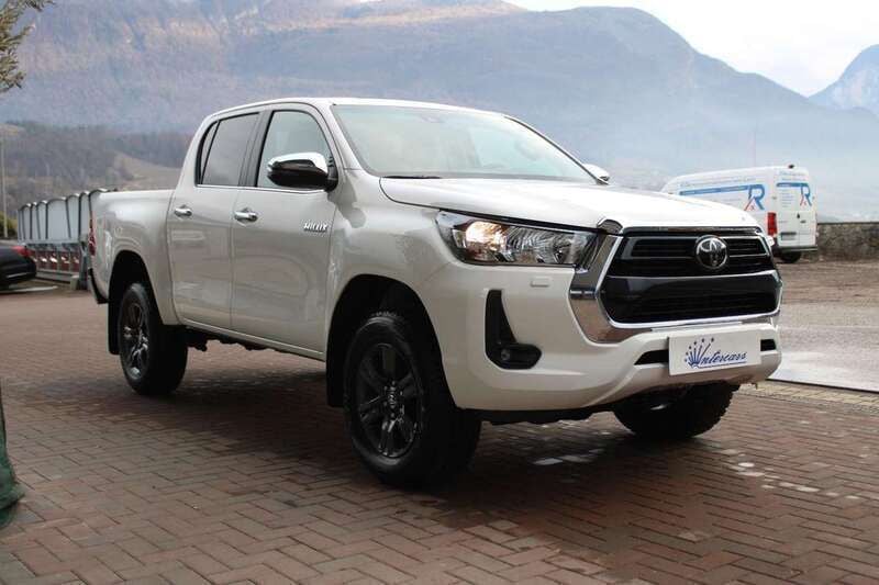 Usata Toyota HiLux Comfort 150 CV (110 kW) 2024 Bianco Pick-up