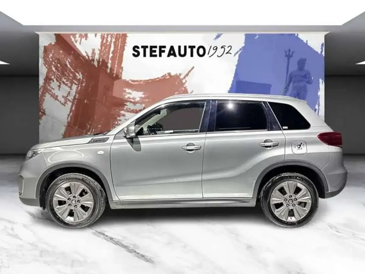 Usata Suzuki Vitara Cool 129 CV (94 kW) 2020 Grigio montagna metallizzato SUV