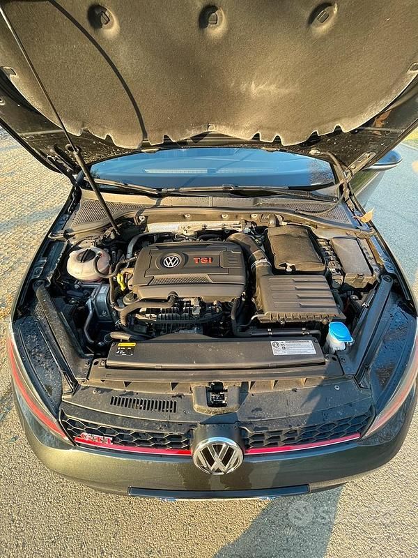 Usata VW Golf VII GTI 230 CV (169 kW) 2016 Grigio Utilitaria