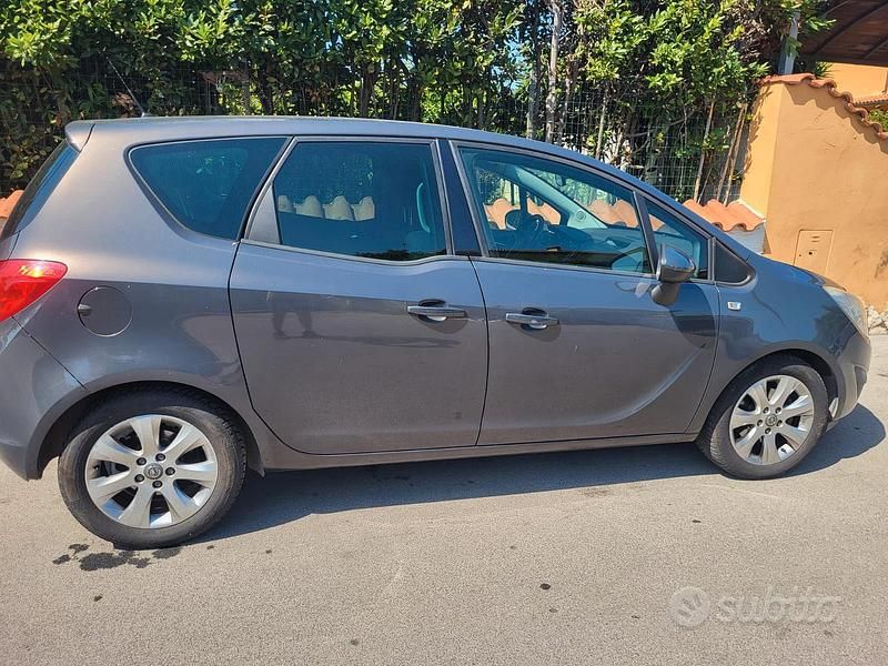 Grigio Usata 2013 Opel Meriva Monovolume | 3000 € - Immagine 1/4