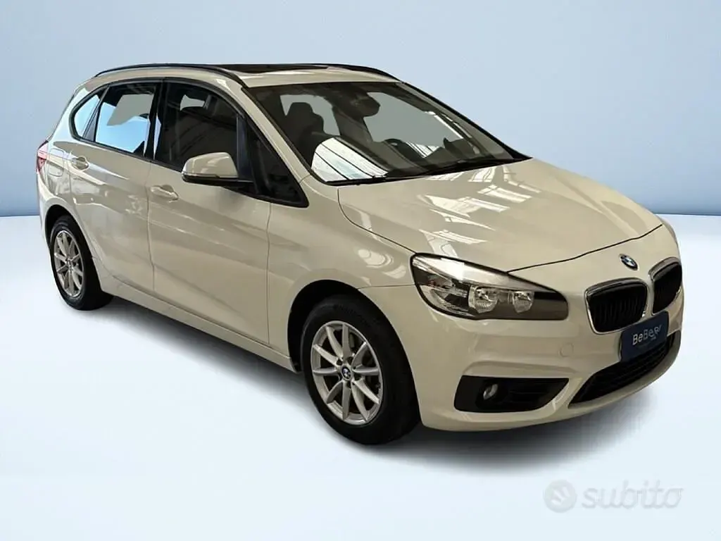 Usata BMW 218 Active Tourer Advantage 150 CV (110 kW) 2016 Bianco pastello Monovolume