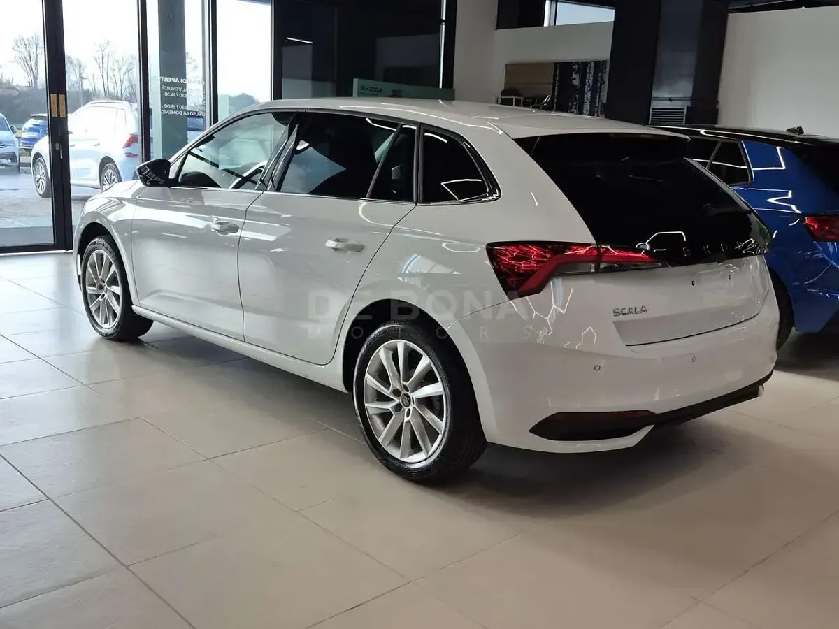 Nuova Skoda Scala Style 116 CV (85 kW) 2026 Bianco luna metallizzato Utilitaria