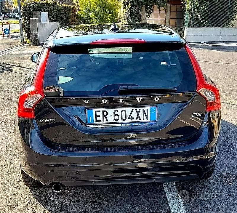 Usata Volvo V60 Business Edition 114 CV (83 kW) 2013 Nero Station wagon