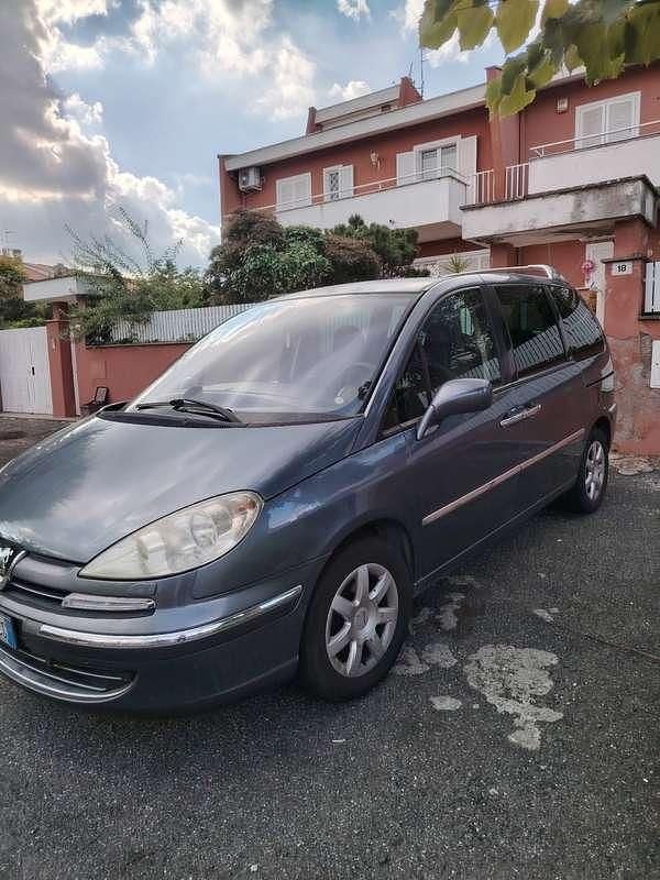 Usata 2008 Peugeot 807 Monovolume | 2700 € (Super prezzo) - Immagine 1/4