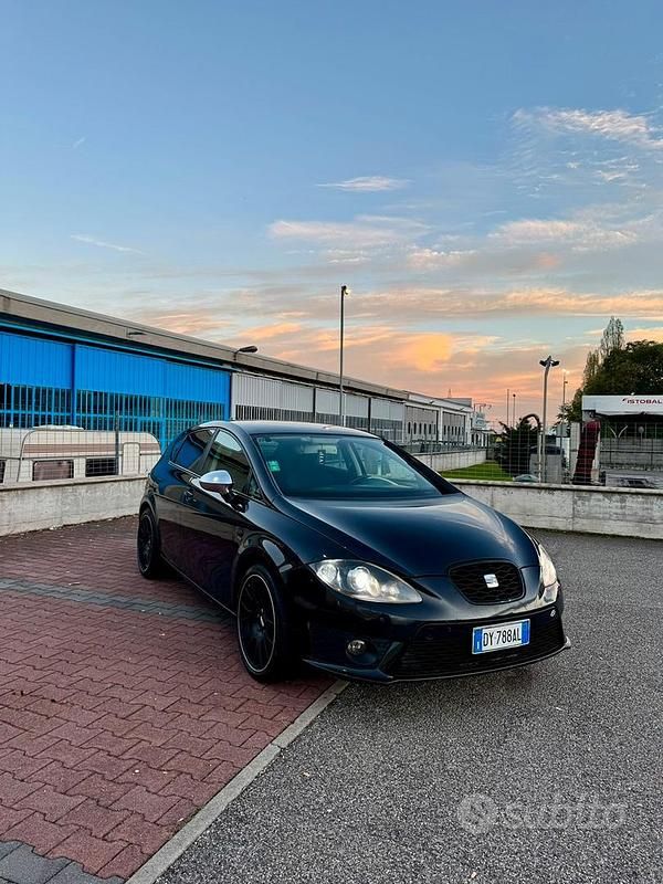 Nero Usata 2009 Seat Leon FR Tre volumi | 3800 € (Buon prezzo) - Immagine 1/4