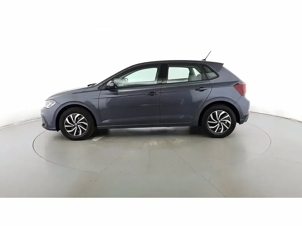 Usata VW Polo Life 95 CV (69 kW) 2023 Smoky gray met Utilitaria