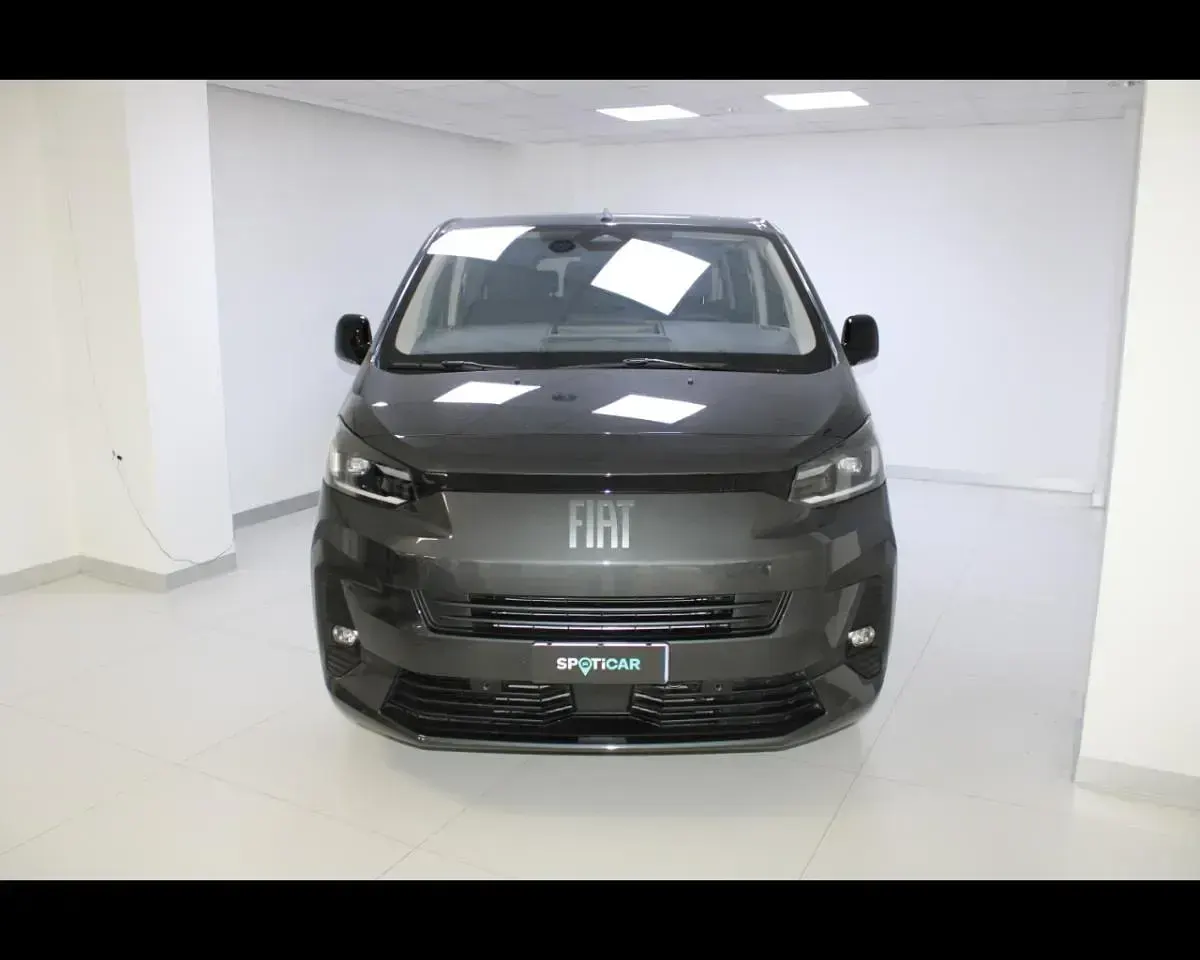 Usata Fiat Ulysse 130 kW (177 CV) 2025 Grigio Monovolume