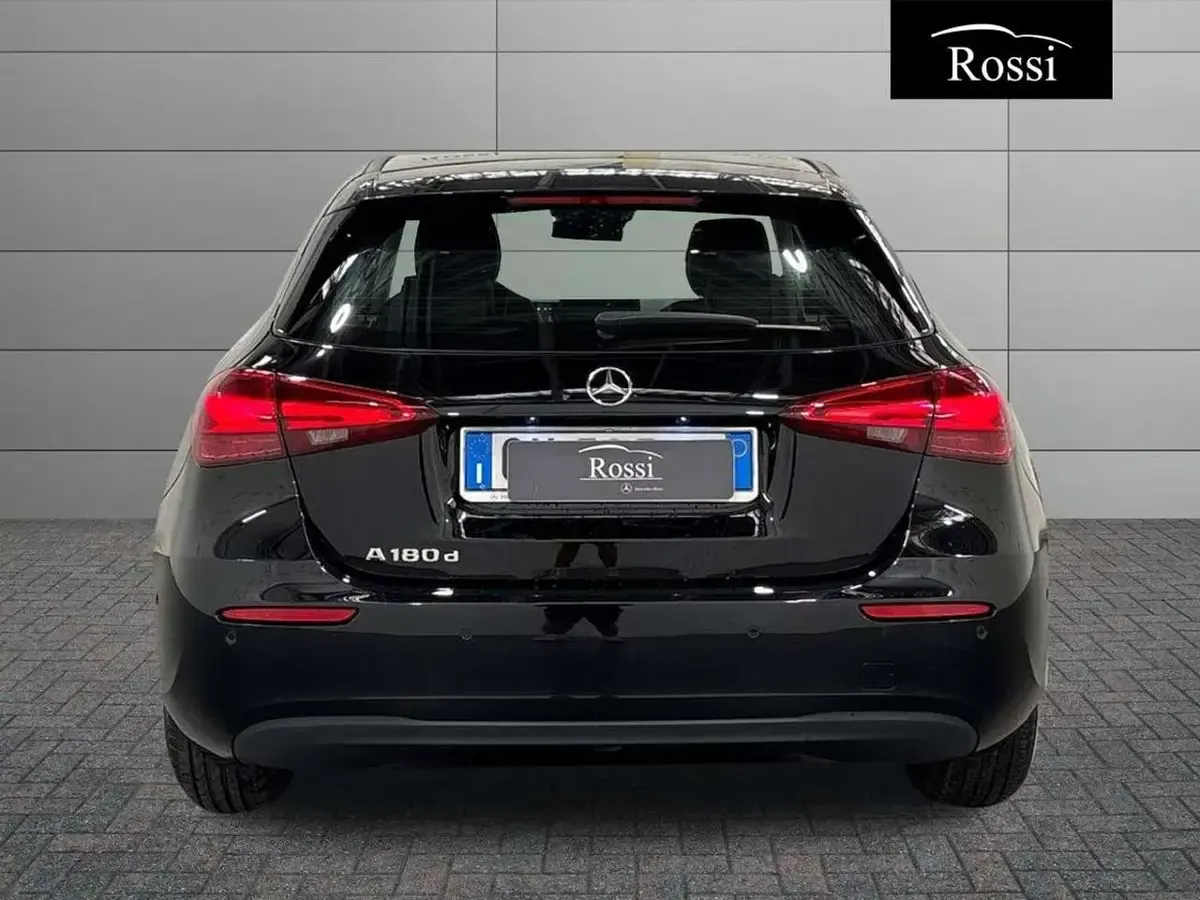 Usata Mercedes A180 Advanced 116 CV (85 kW) 2025 Nero notte Berlina