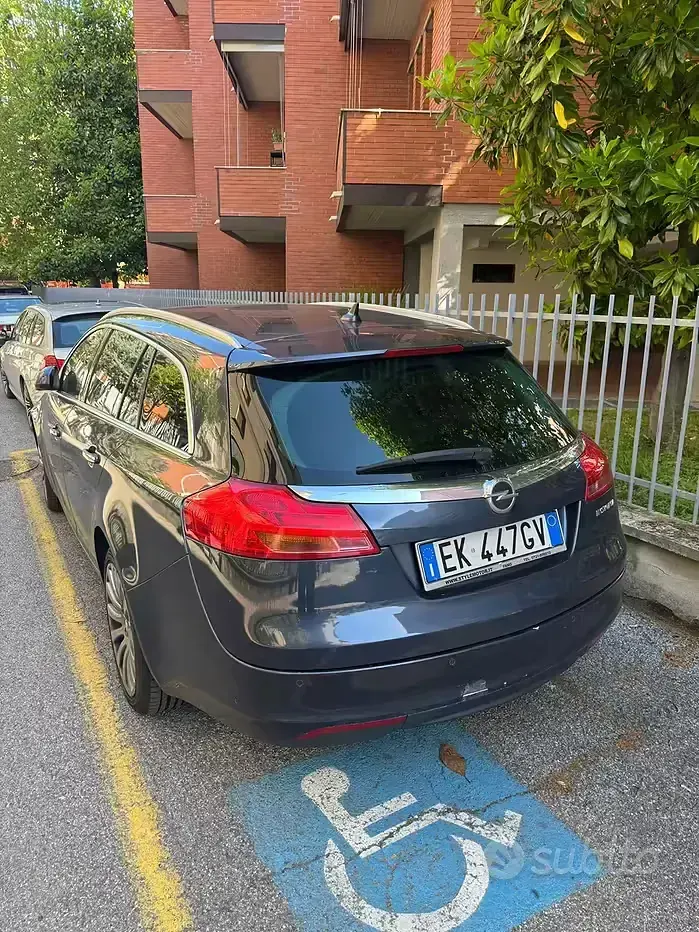 Usata Opel Insignia 131 CV (96 kW) 2011 Blu Station wagon
