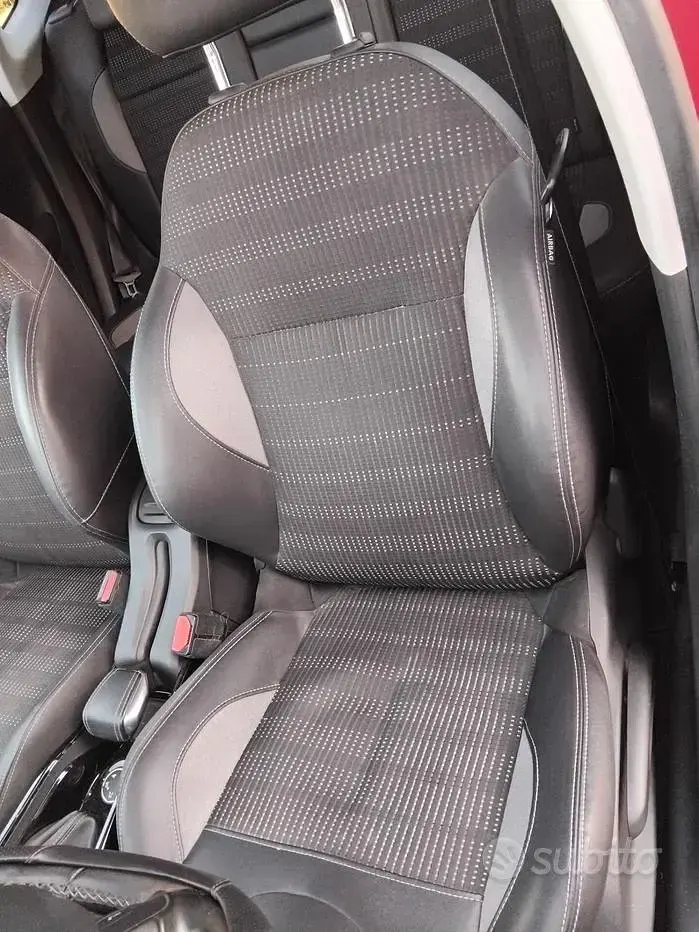 Usata Peugeot 2008 Allure 102 CV (75 kW) 2018 Rosso SUV