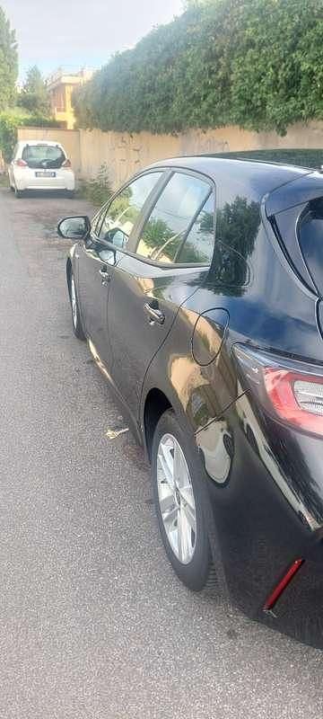 Usata Toyota Corolla Active 98 CV (72 kW) 2021 Nero Berlina