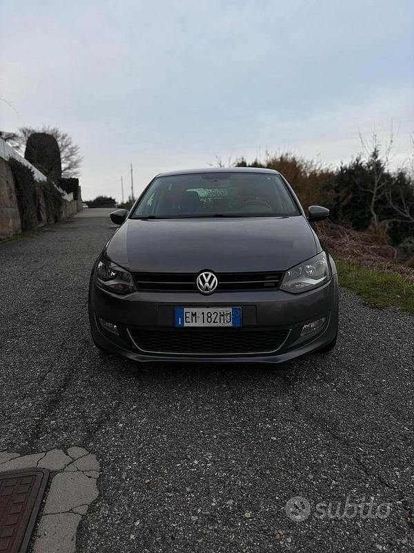 Usata VW Polo 85 CV (62 kW) 2013 Grigio Utilitaria