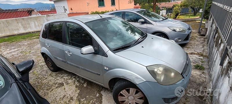 Usata Ford Fiesta 2007 Grigio Utilitaria