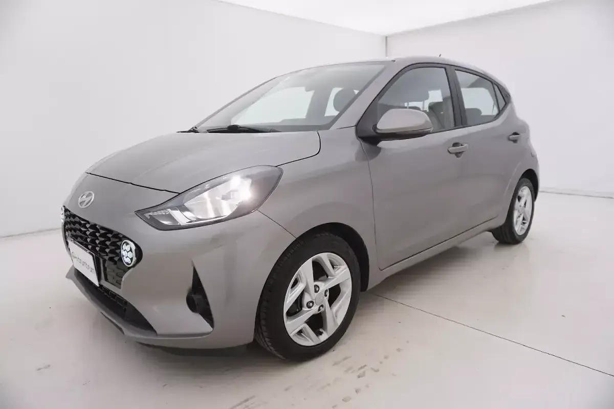 Usata Hyundai i10 67 CV (49 kW) 2022 Grigiogrigio Utilitaria
