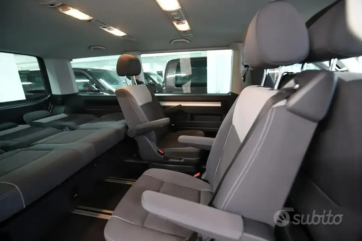Usata VW Multivan 140 CV (102 kW) 2011 Grigio Monovolume