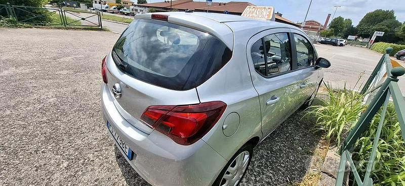 Usata Opel Corsa 90 CV (66 kW) 2018 Grigio Berlina