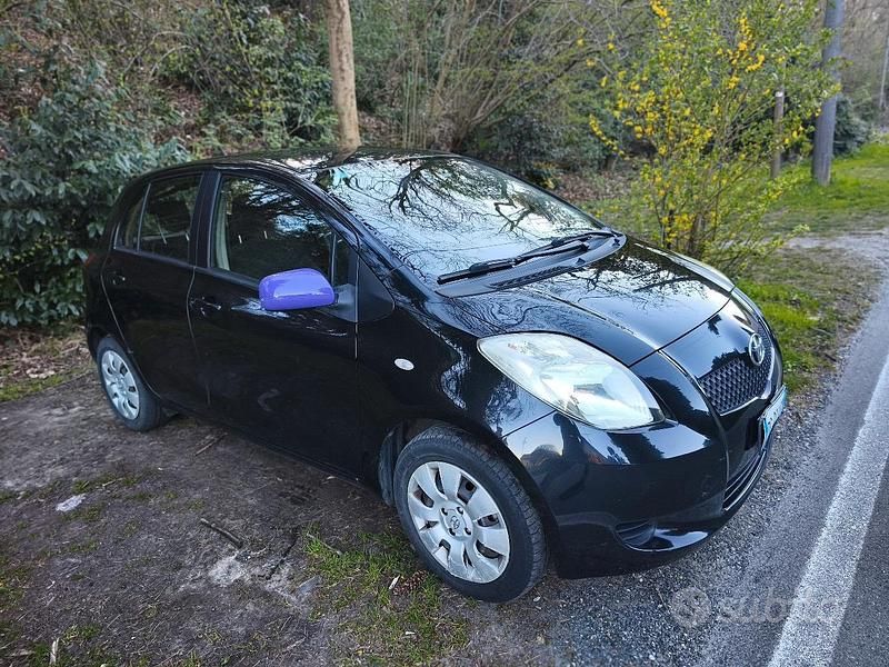Usata Toyota Yaris 69 CV (50 kW) 2006 Nero Utilitaria
