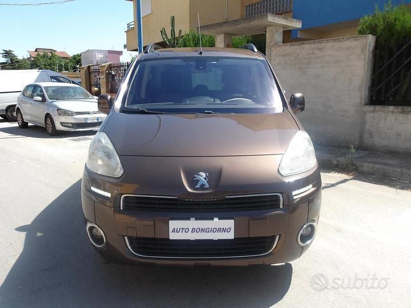 Usata Peugeot TePee Outdoor 92 CV (67 kW) 2013 Marrone Berlina