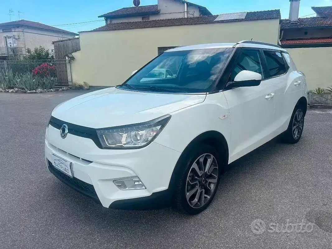 Usata SsangYong Tivoli 128 CV (94 kW) 2015 Bianco SUV