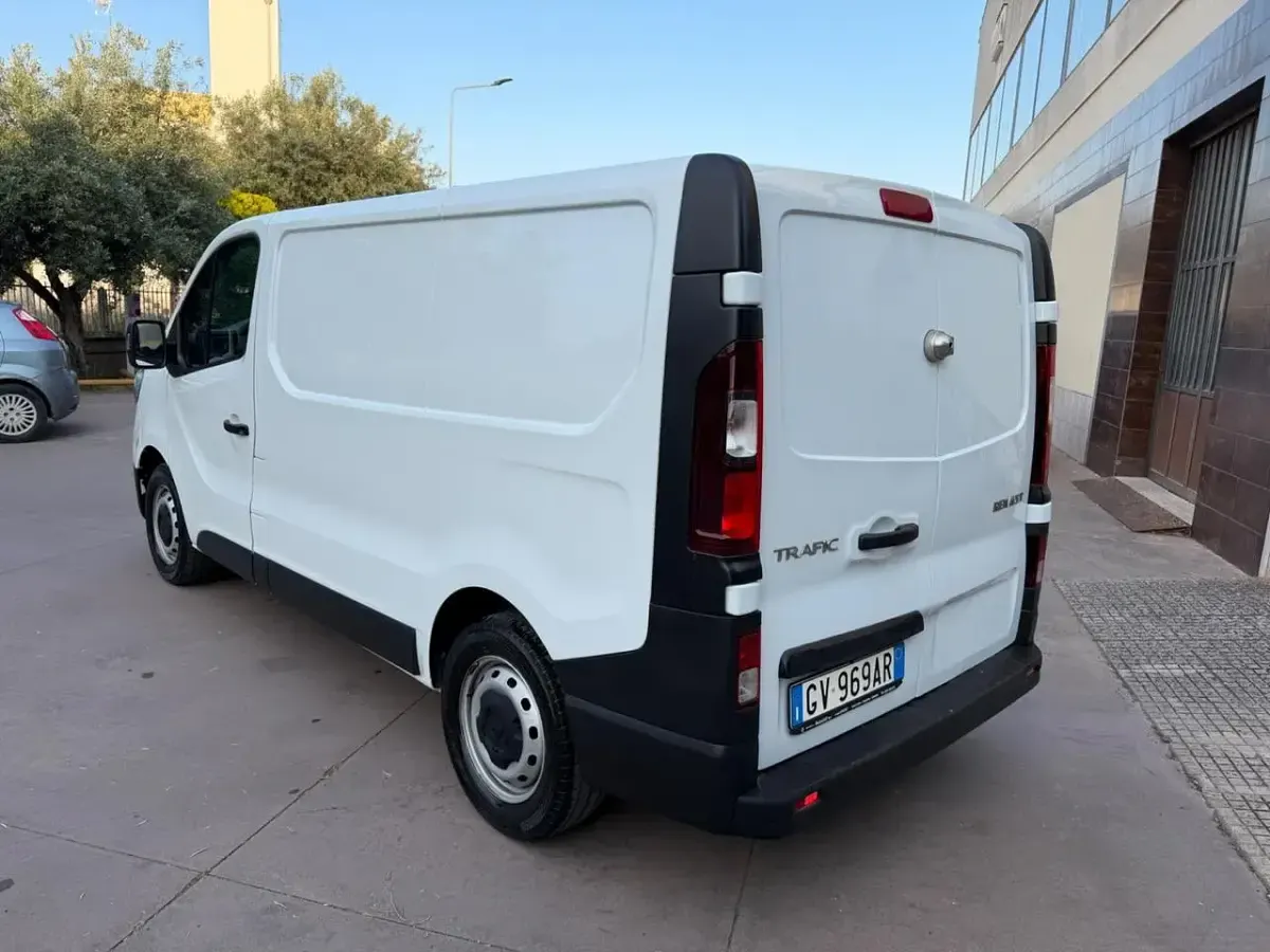 Usata Renault Trafic 149 CV (109 kW) 2024 Bianco