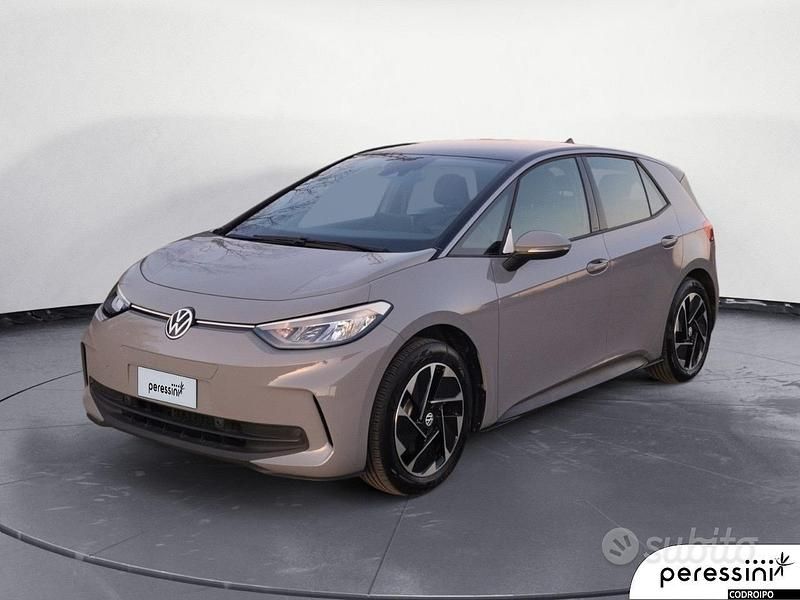 Usata VW ID.3 Life 150 kW (204 CV) 2023 Grigio Utilitaria