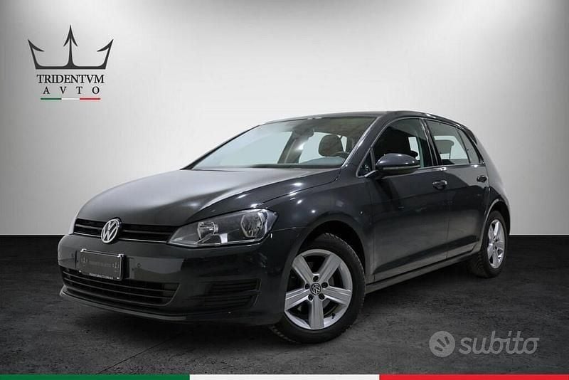 Grigio Usata 2014 VW Golf Highline Tre volumi | 12.500 € (Buon prezzo) - Immagine 1/4