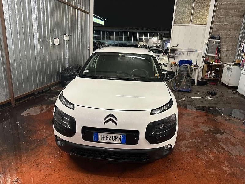 Usata Citroën C4 Cactus Feel 82 CV (60 kW) 2018 Bianco Utilitaria