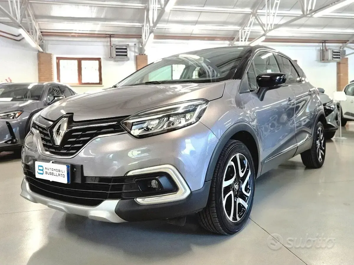 Usata Renault Captur Intens 90 CV (66 kW) 2017 Grigio SUV