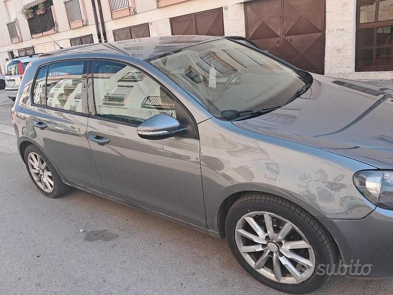 Usata VW Golf VI 102 CV (75 kW) 2010 Grigio Utilitaria