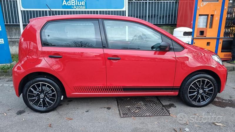 Usata VW up! 68 CV (50 kW) 2018 Rosso Utilitaria