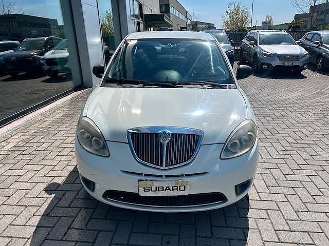 Usata Lancia Ypsilon Platinum 69 CV (50 kW) 2011 Bianco Utilitaria