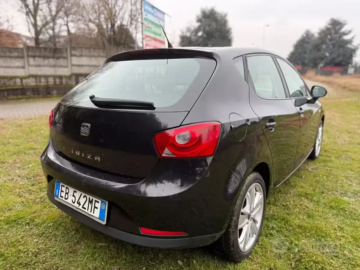 Usata Seat Ibiza Style 90 CV (66 kW) 2010 Nero Berlina