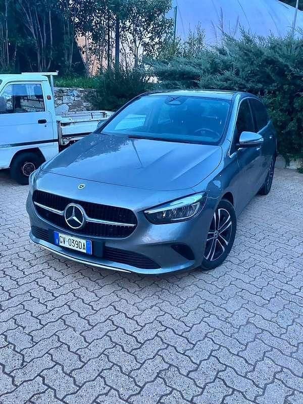 Usata 2023 Mercedes B200 Premium Monovolume | 29.500 € (Buon prezzo) - Immagine 1/4