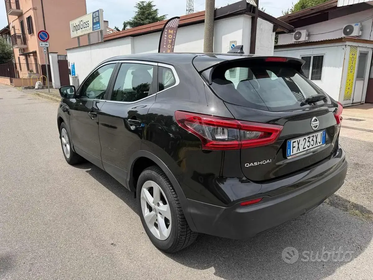Usata Nissan Qashqai 140 CV (102 kW) 2020 Nero SUV