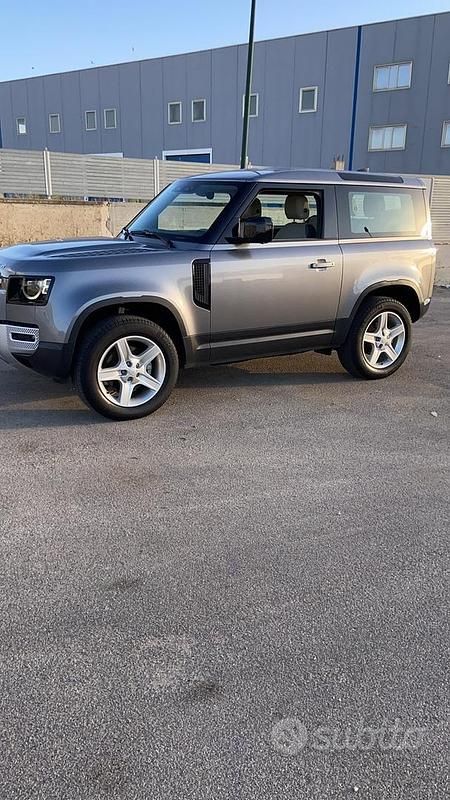 Grigio Usata 2022 Land Rover Defender SE SUV | 48.000 € (Ottimo prezzo) - Immagine 1/4