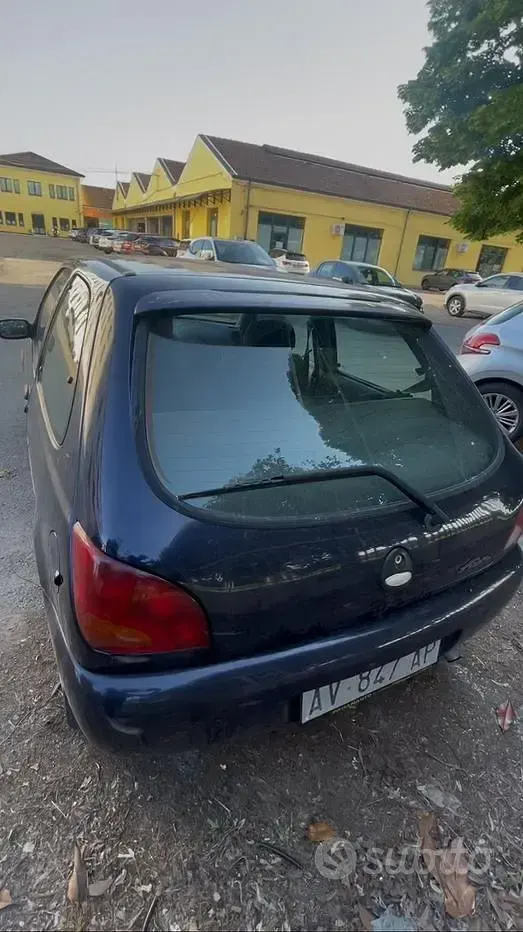 Usata Ford Fiesta Ghia 90 CV (66 kW) 1997 Blu Utilitaria