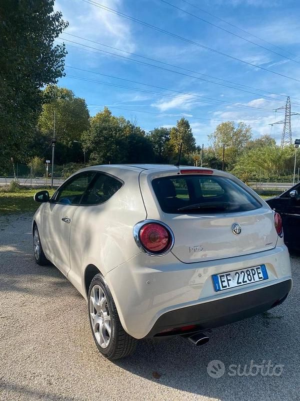 Usata Alfa Romeo MiTo 95 CV (69 kW) 2011 Bianco Utilitaria