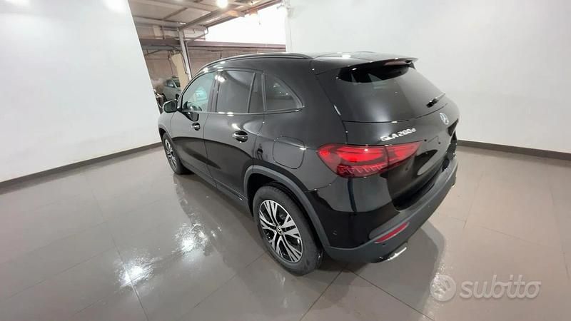 Nuova Mercedes A200 Advanced 2025 Nero Berlina