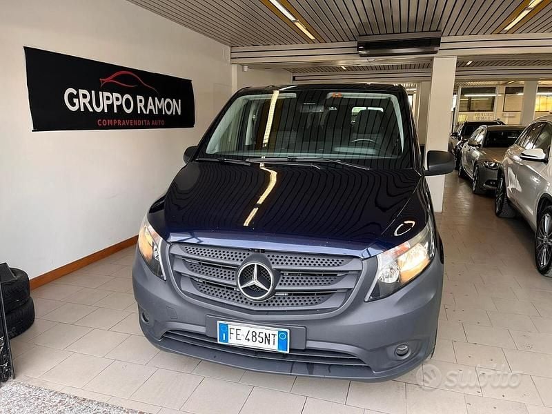 Usata Mercedes Vito 190 CV (139 kW) 2016 Blu Furgone