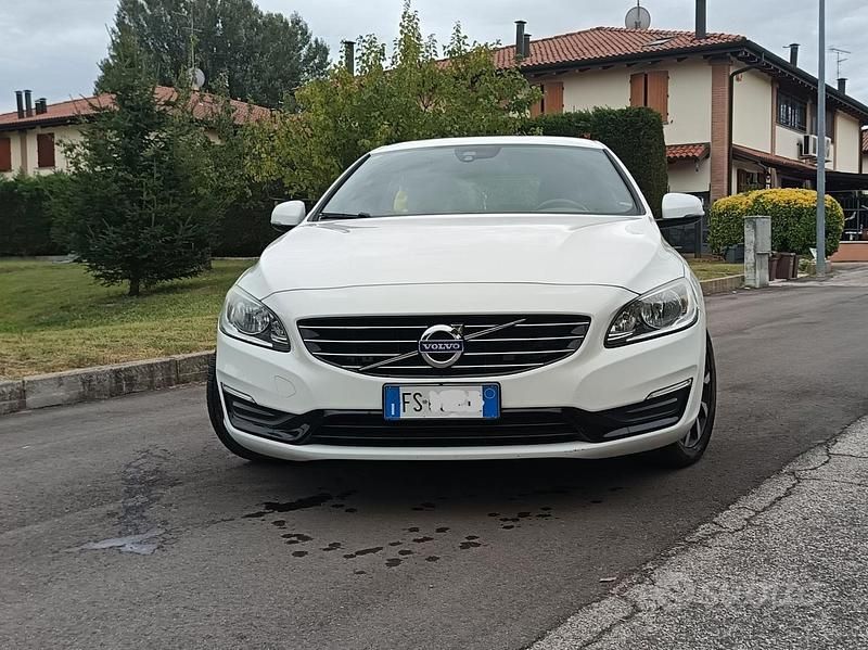 Usata Volvo V60 Dynamic 120 CV (88 kW) 2018 Bianco Station wagon