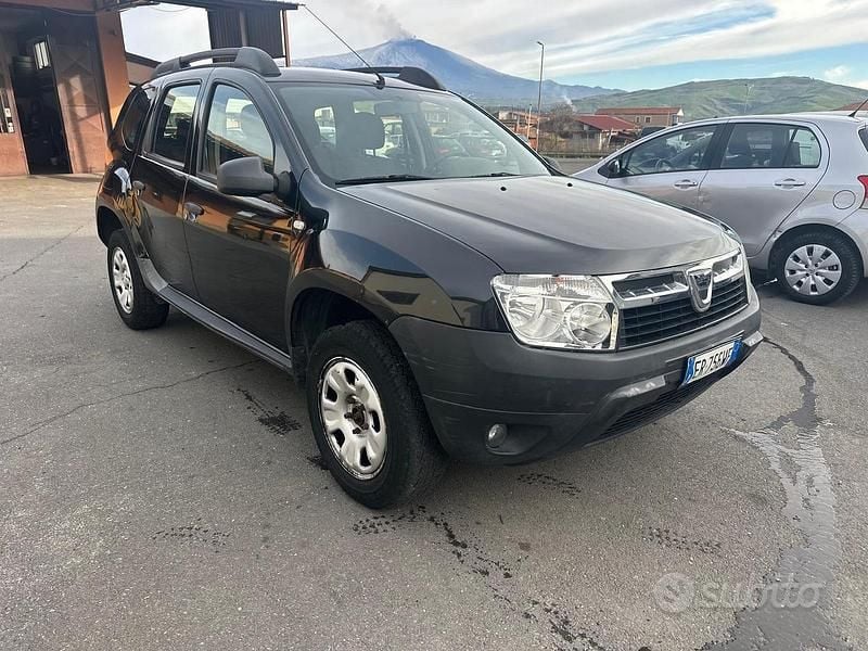 Nero Usata 2013 Dacia Duster SUV | 3800 € (Super prezzo) - Immagine 1/4