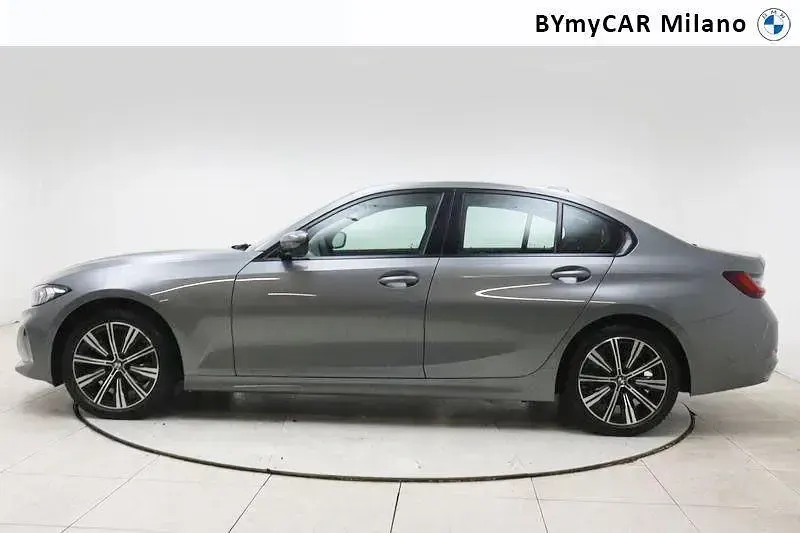 Nuova BMW 318 Efficient Dynamics 149 CV (109 kW) 2025 Grigio Berlina