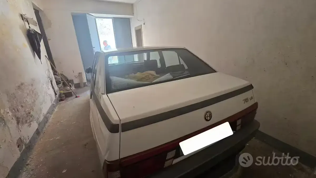 Usata Alfa Romeo 75 110 CV (80 kW) 1988 Bianco Berlina